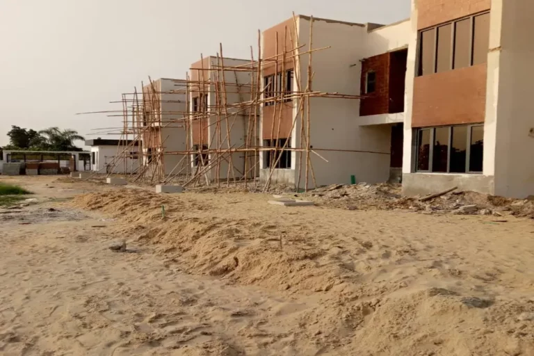 the buildings of alverton court